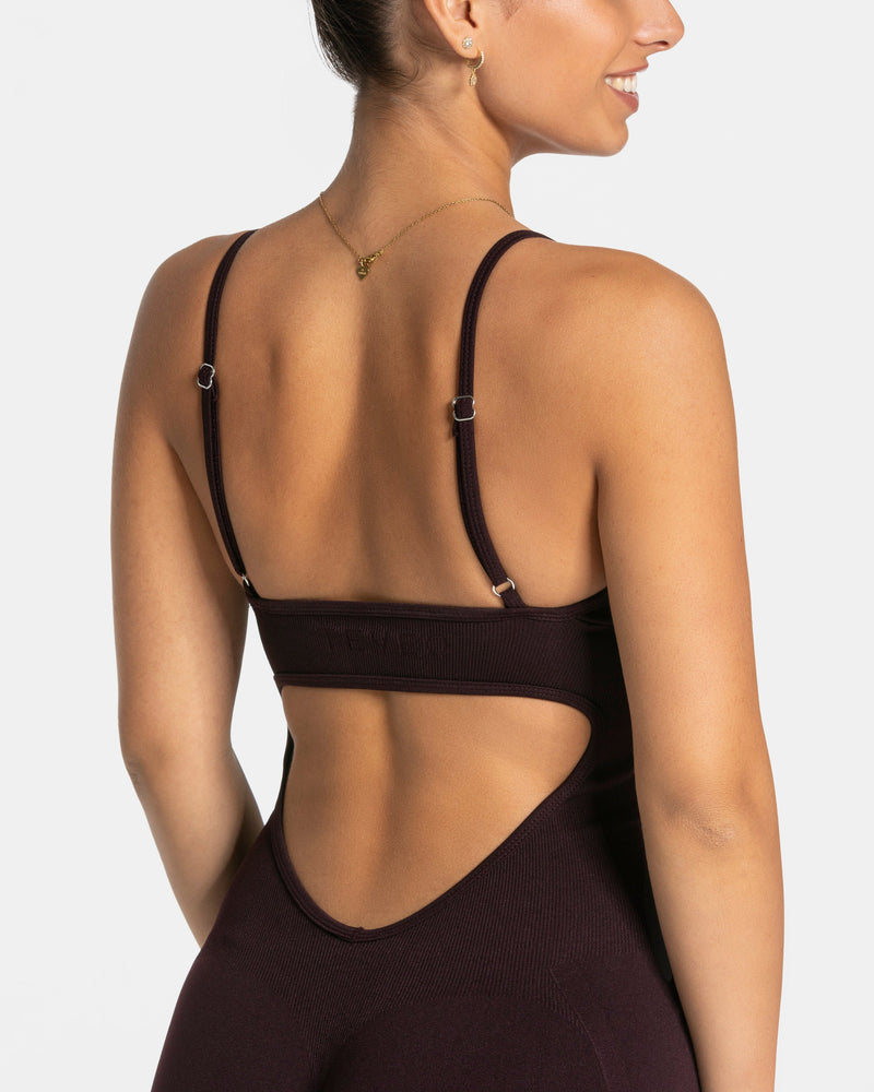 Essence V-Back Covert Scrunch Shorts Jumpsuit "Merlot"